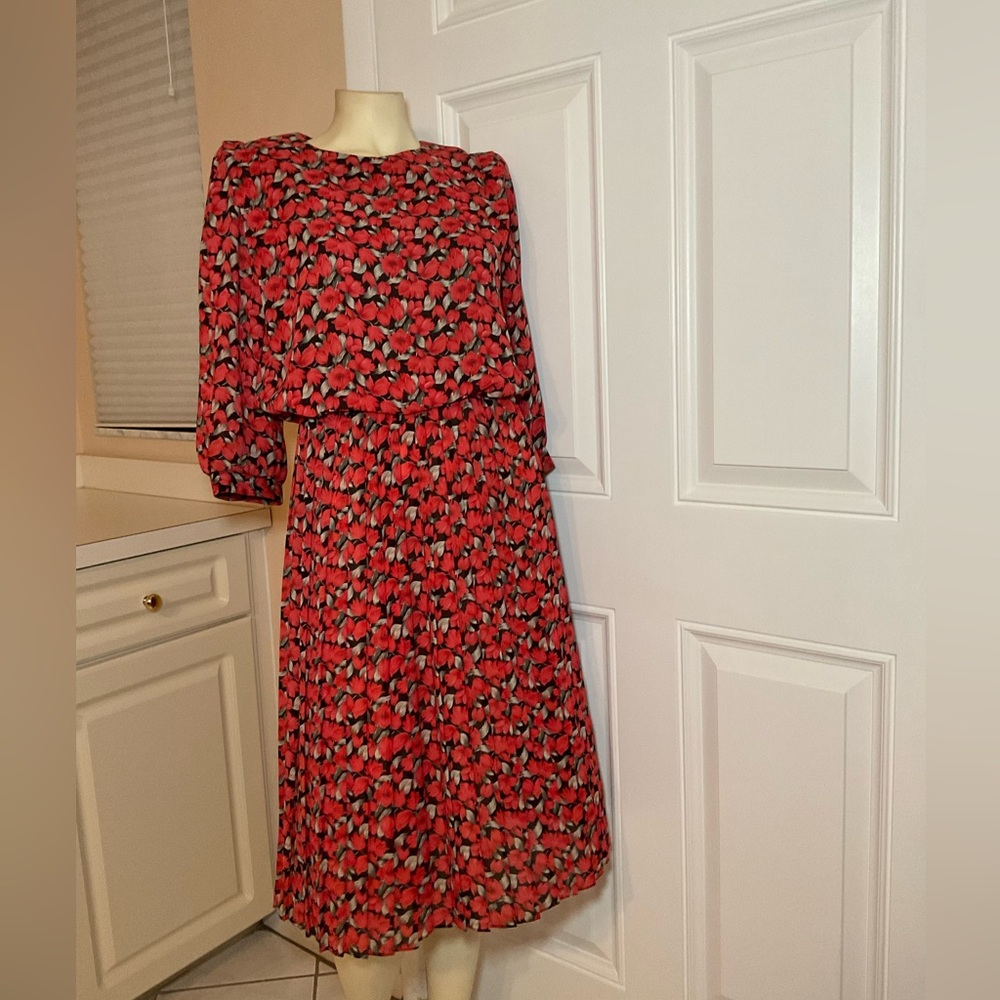 Vintage Domon Petite Size 8 pleaded 3/4 sleeves dress